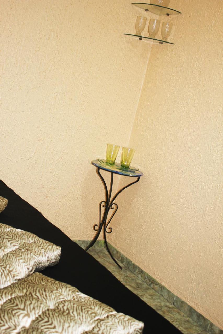 Apartemen Lindo E Barato No Centro De Copacabana
